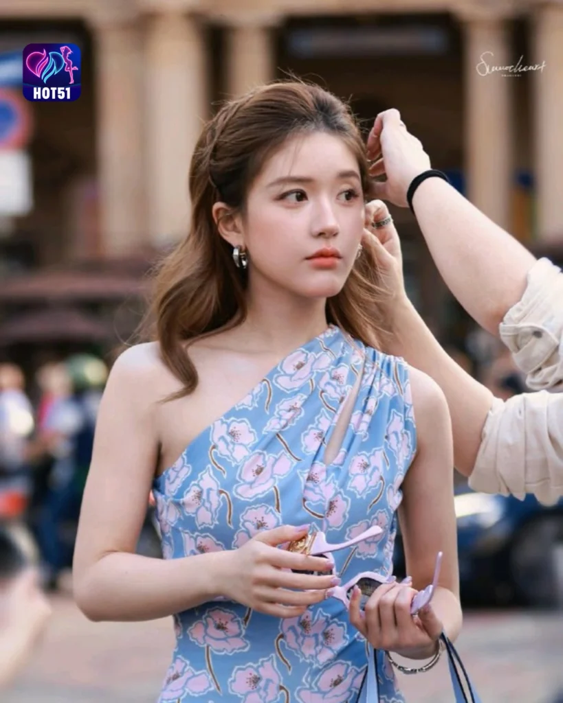 Zhao Lusi's Stunning Photos on HOT51 Platform 