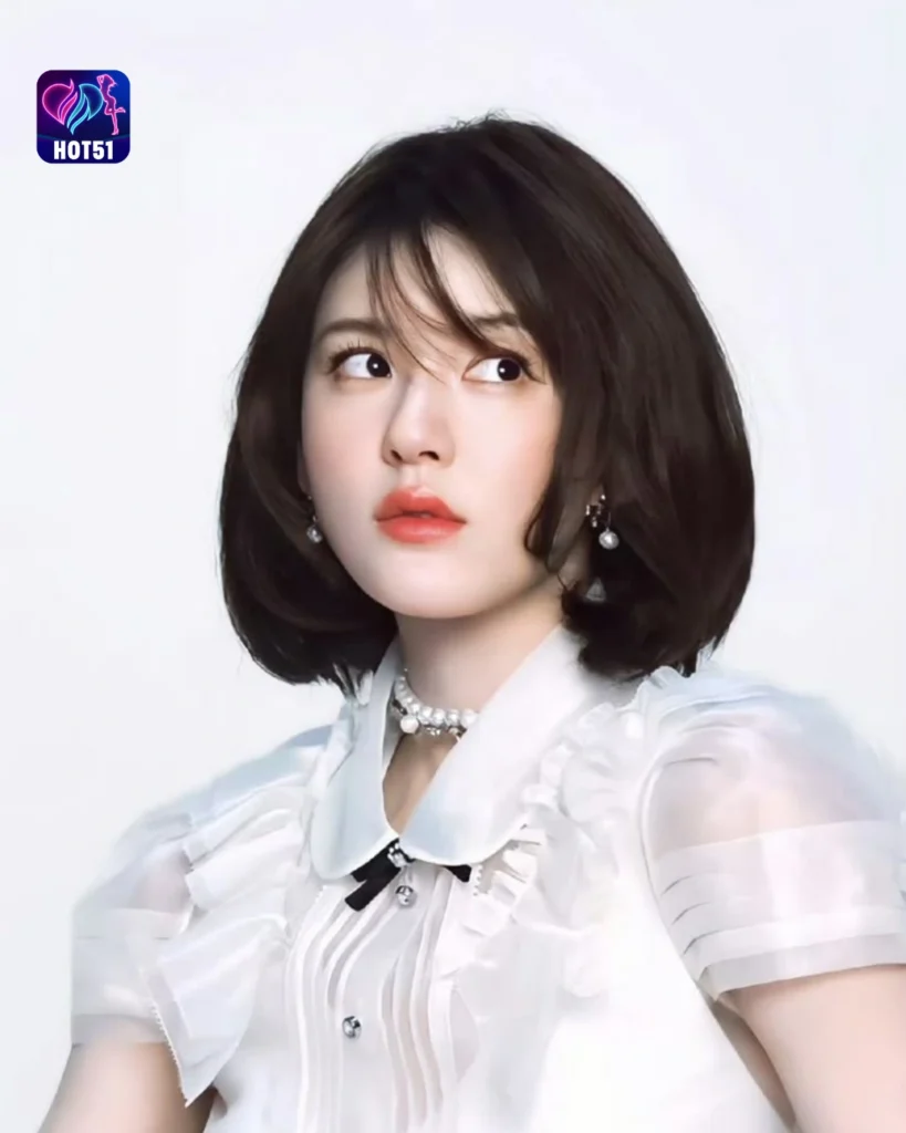 Zhao Lusi's Stunning Photos on HOT51 Platform