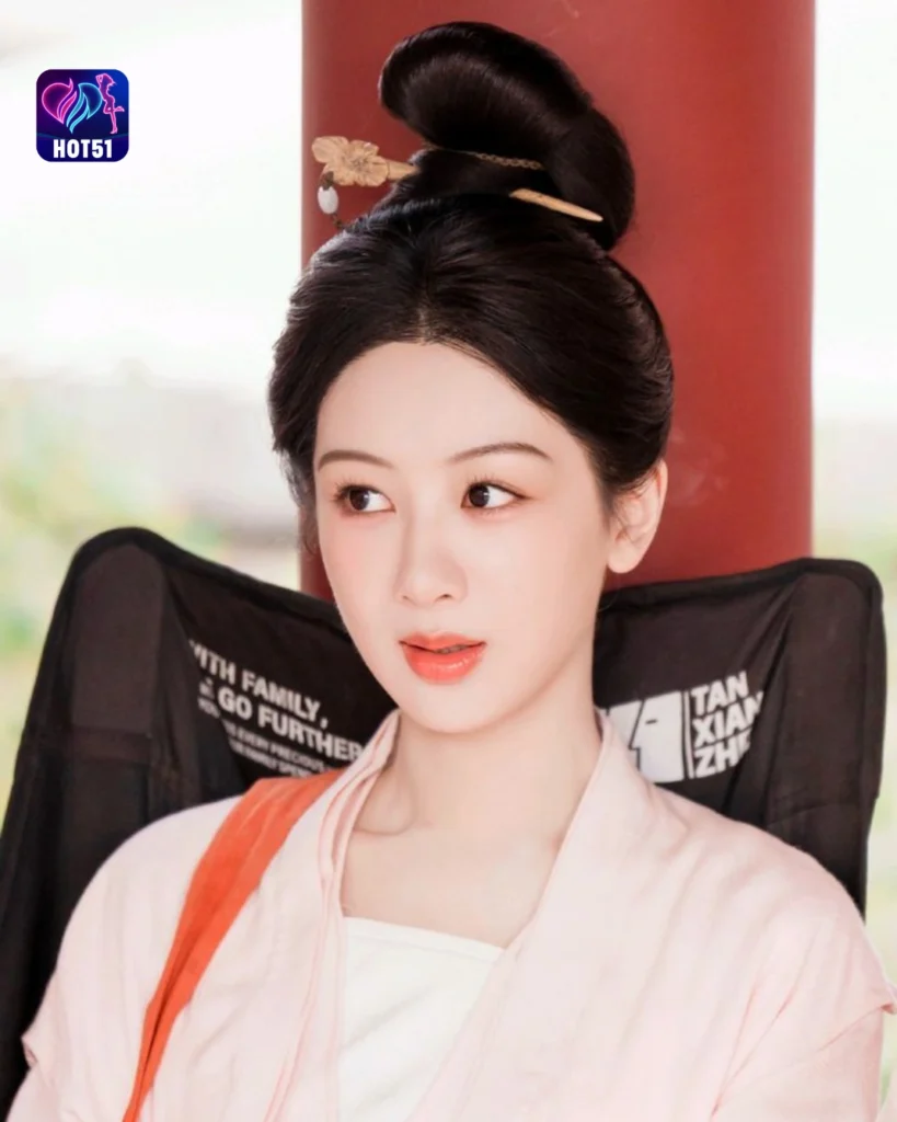 Stunning YANG ZI Photos on HOT51 Platform